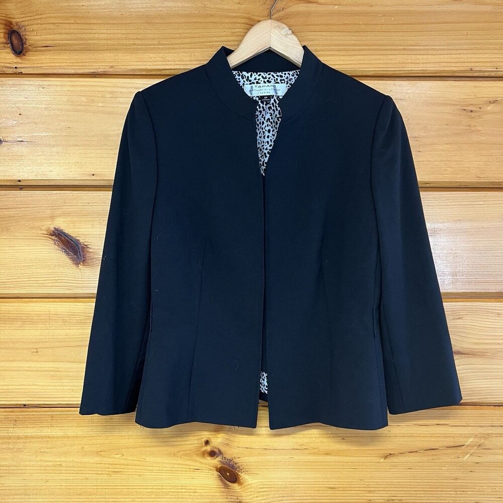 Tahari Arthur S. Levine Black Collarless Blazer with 5 Snaps Size 8P Preppy